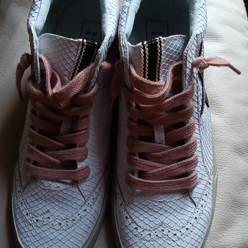 Womens shoes